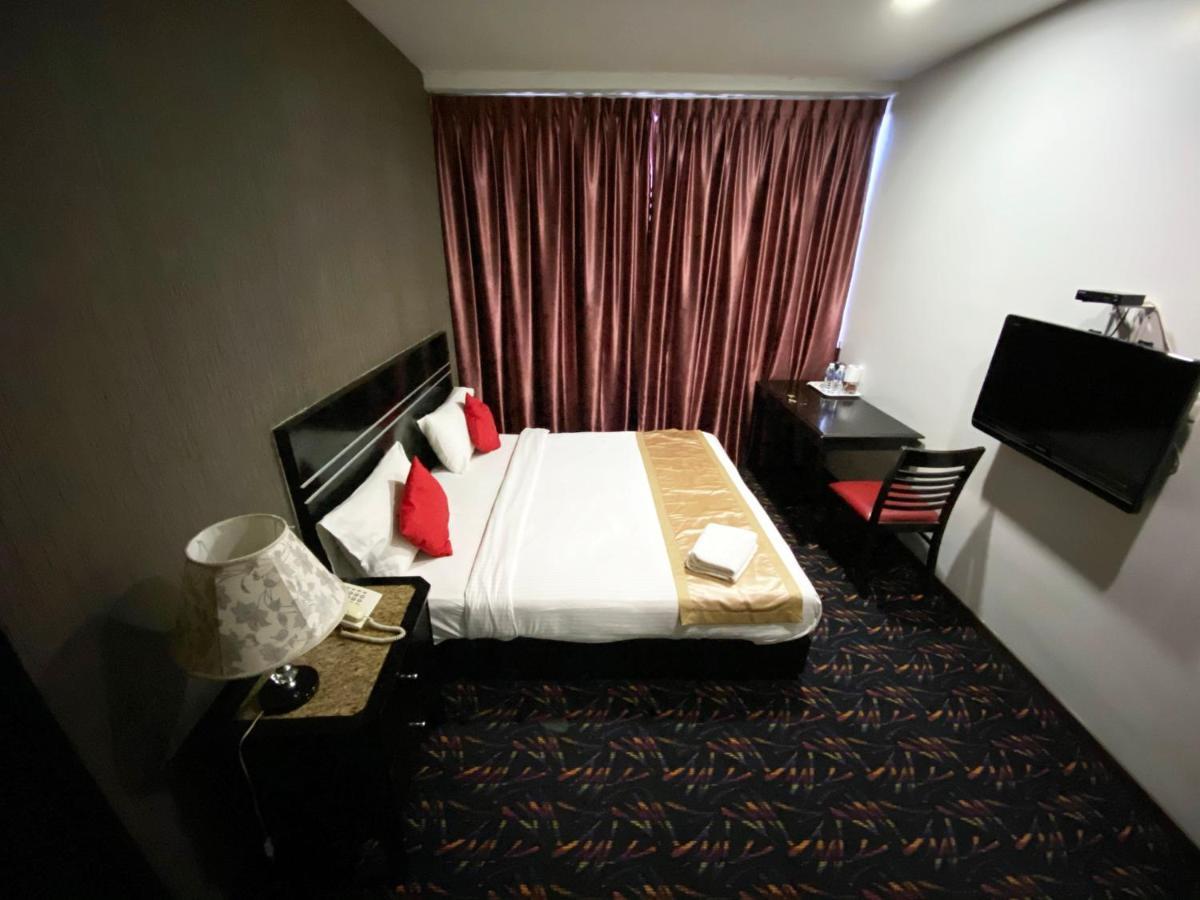Bluebell Hotel Skudai Extérieur photo